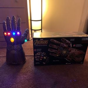 Thanos gauntlet